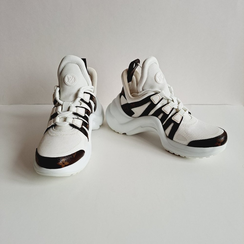 NEW Louis Vuitton Women's LV Archlight Monogram White Sneakers Size 36 / 6 - Picture 2 of 16